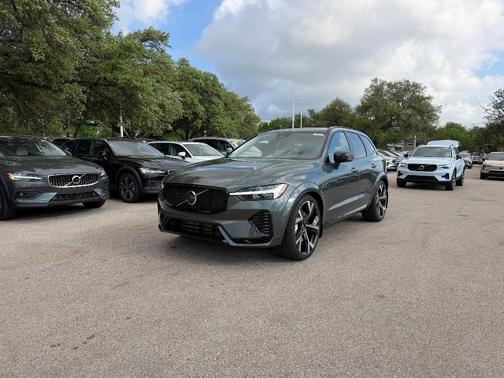 Forest Green 2026 Volvo XC60 Plug-In Hybrid T8 Ultra