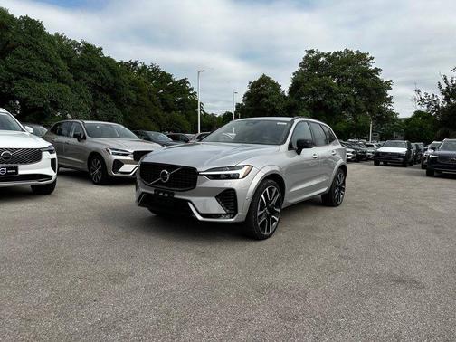 2025 Volvo XC60 B5 Ultra