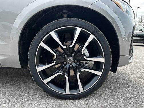 2025 Volvo XC60 B5 Ultra