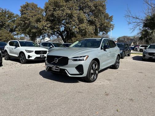 2025 Volvo XC60 Plug-In Hybrid T8 Plus