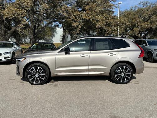 2025 Volvo XC60 B5 Plus