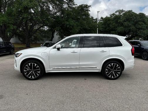 2025 Volvo XC90 Plug-In Hybrid T8 Plus 7-Seater