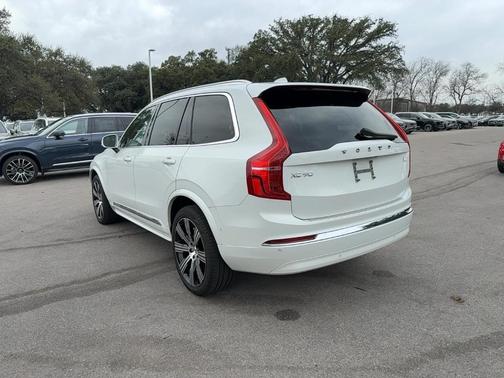 2024 Volvo XC90 Recharge Plug-In Hybrid T8 Plus Bright Theme 7-Seater
