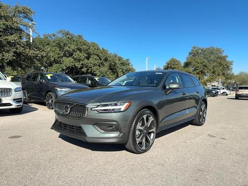 2026 Volvo V60 Cross Country B5 Plus