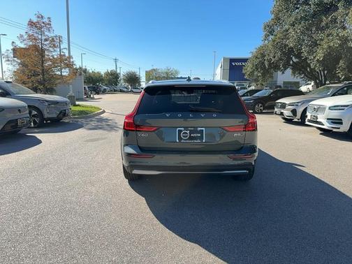 2026 Volvo V60 Cross Country B5 Plus