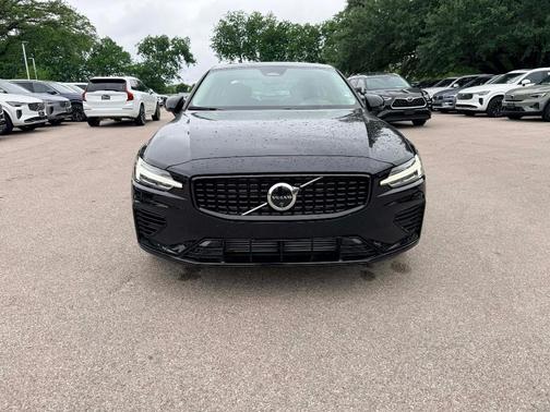 Onyx Black 2025 Volvo S60 Plug-In Hybrid T8 Plus