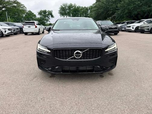 Onyx Black 2025 Volvo S60 Plug-In Hybrid T8 Plus