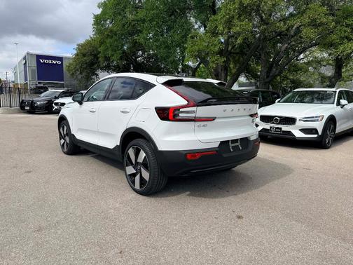 Crystal White 2023 Volvo C40 Recharge Pure Electric Twin Ultimate