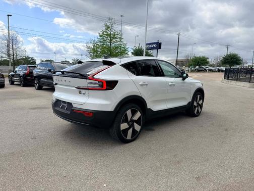 Crystal White 2023 Volvo C40 Recharge Pure Electric Twin Ultimate