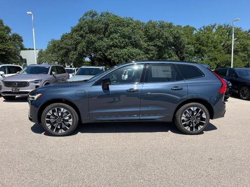 Denim Blue 2026 Volvo XC60 Plug-In Hybrid T8 Plus