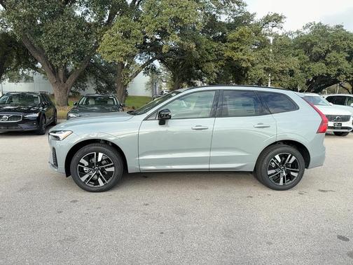 2026 Volvo XC60 B5 Core