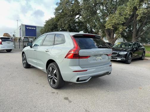 2026 Volvo XC60 B5 Core