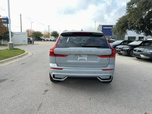 2026 Volvo XC60 B5 Core