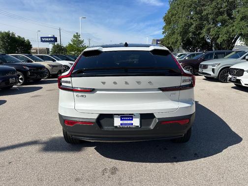 2023 Volvo C40 Recharge Pure Electric Twin Core