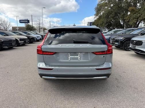 Vapour Grey 2026 Volvo V60 Cross Country B5 Plus