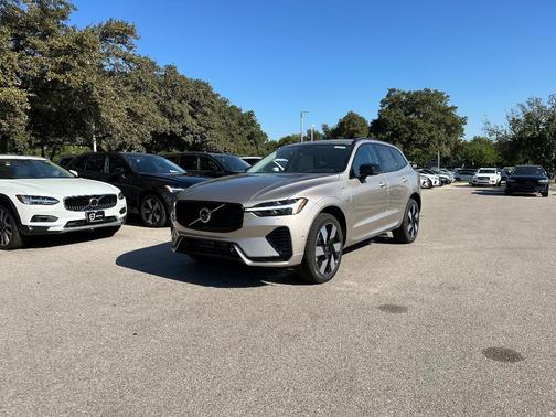 2025 Volvo XC60 Plug-In Hybrid T8 Plus