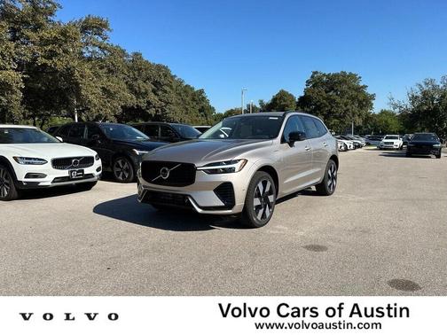 2025 Volvo XC60 Plug-In Hybrid T8 Plus