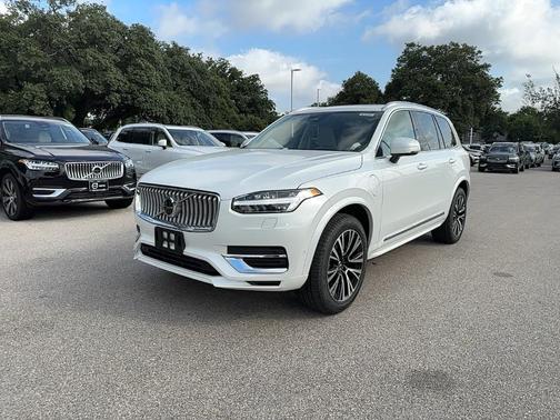 2025 Volvo XC90 Plug-In Hybrid T8 Plus 7-Seater