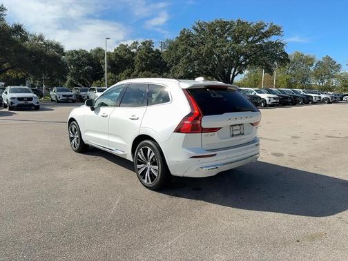 2023 Volvo XC60 B5 Plus Bright Theme