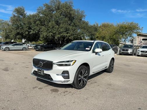 2023 Volvo XC60 B5 Plus Bright Theme