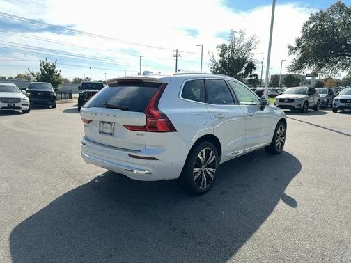 2023 Volvo XC60 B5 Plus Bright Theme