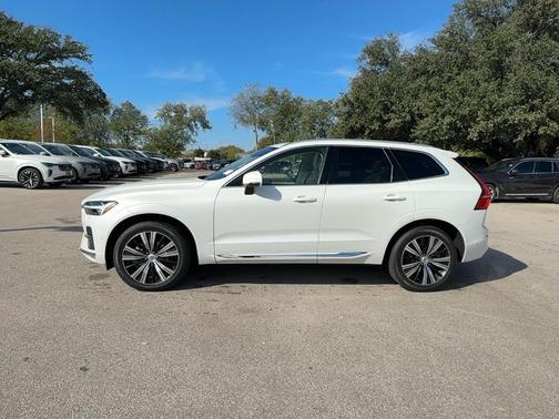 2023 Volvo XC60 B5 Plus Bright Theme