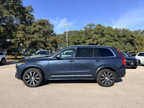 2025 Volvo XC90 B6 Plus 7-Seater