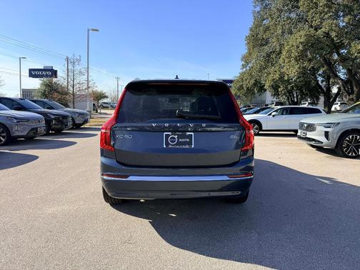 2025 Volvo XC90 B6 Plus 7-Seater