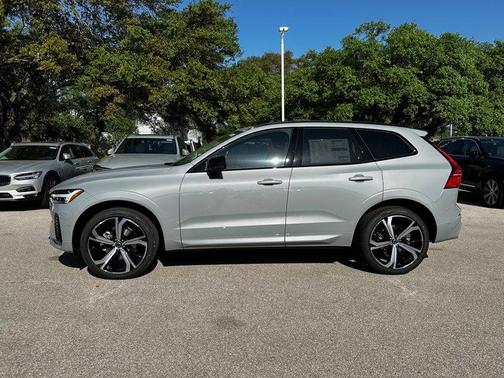 2025 Volvo XC60 B5 Ultra