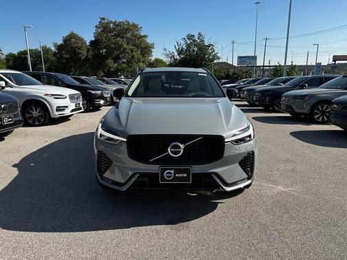 2025 Volvo XC60 B5 Ultra