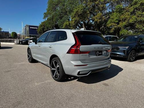 2025 Volvo XC60 B5 Ultra