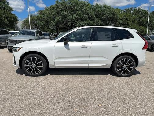 2025 Volvo XC60 B5 Plus