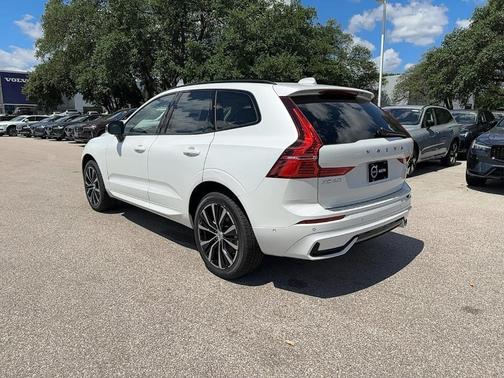 2025 Volvo XC60 B5 Plus