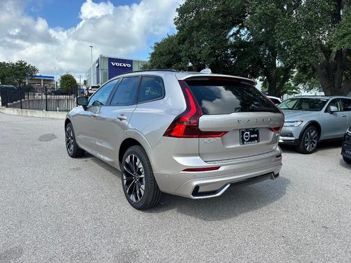 Bright 2026 Volvo XC60 B5 Plus