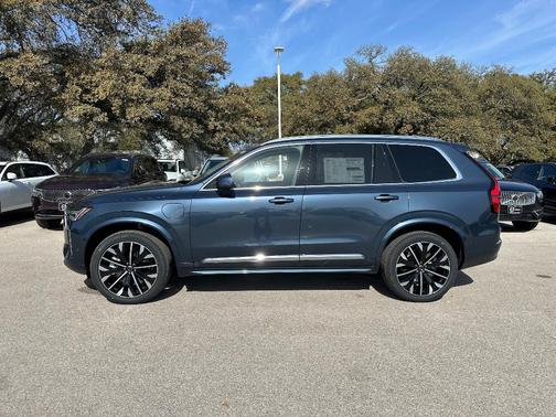 2025 Volvo XC90 Plug-In Hybrid T8 Plus 7-Seater