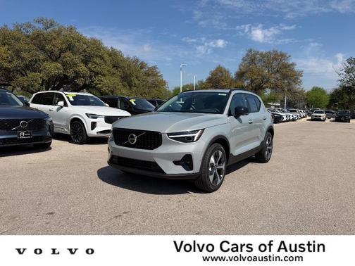 Vapour Grey 2026 Volvo XC40 B5 Plus