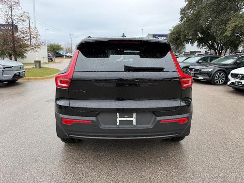 2026 Volvo EX40 Twin Motor Ultra Black Edition