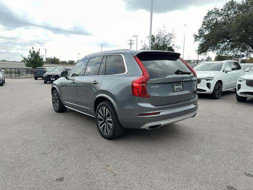 2020 Volvo XC90 T5 Momentum 7 Passenger