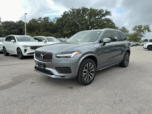 2020 Volvo XC90 T5 Momentum 7 Passenger