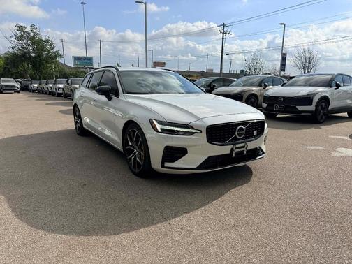 2024 Volvo V60 Recharge Plug-In Hybrid T8 Polestar Engineered