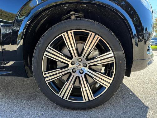 2025 Volvo XC90 B6 Plus 7-Seater