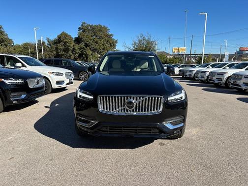 2025 Volvo XC90 B6 Plus 7-Seater