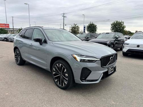 2026 Volvo XC60 B5 Ultra