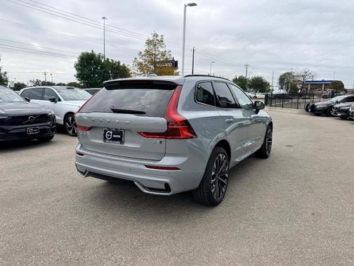 2026 Volvo XC60 B5 Ultra