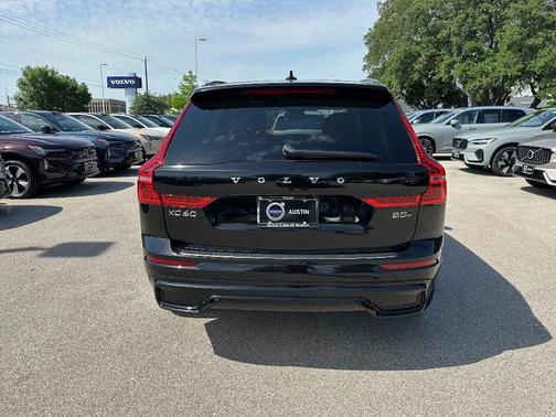 2025 Volvo XC60 B5 Ultra