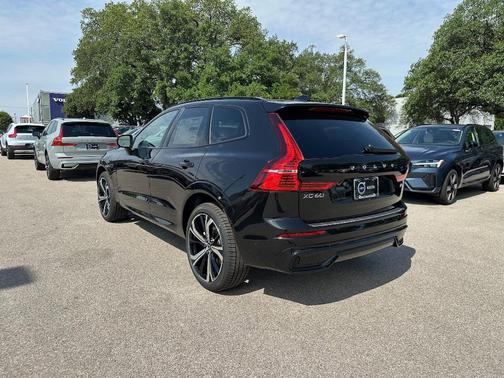 2025 Volvo XC60 B5 Ultra
