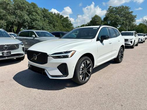 2026 Volvo XC60 B5 Plus