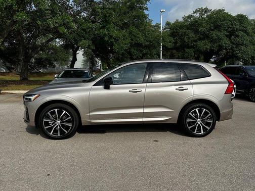 2025 Volvo XC60 B5 Plus