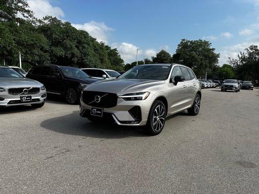 2025 Volvo XC60 B5 Plus