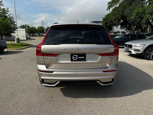 2025 Volvo XC60 B5 Plus